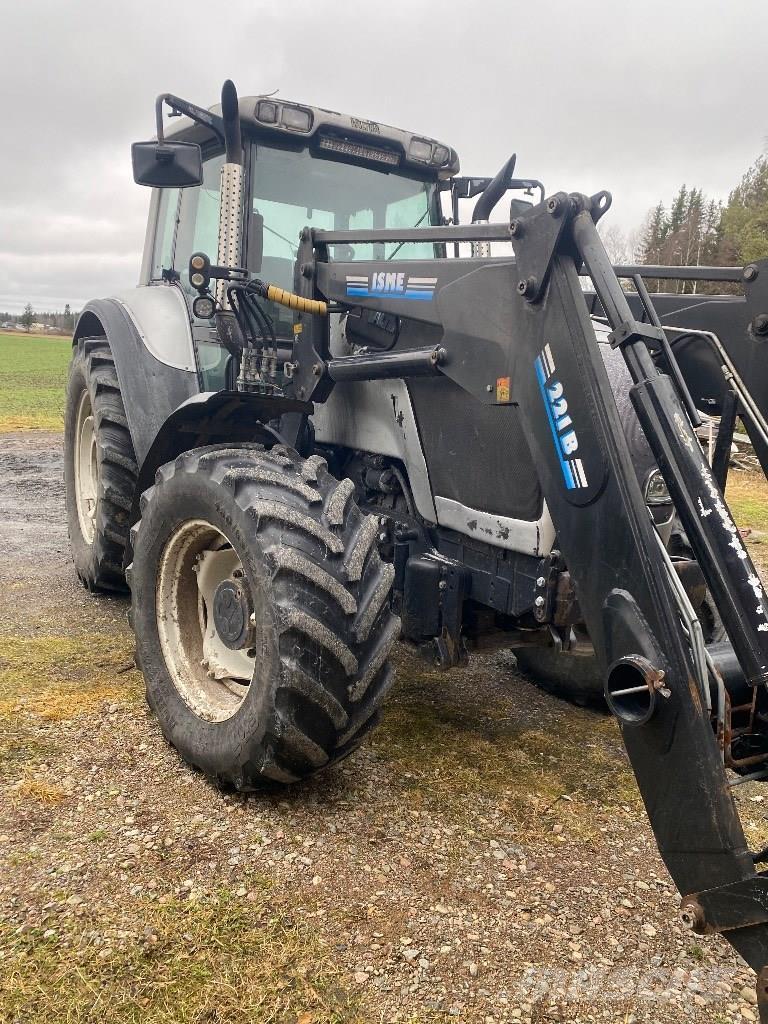 Valtra M 150 Tractores