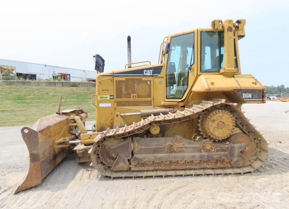 CAT D6N XL Buldozer sobre oruga