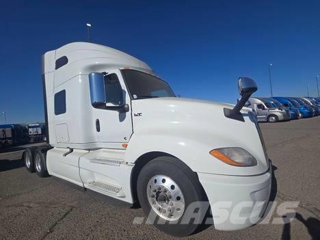 International LT Sleeper Camiones tractor