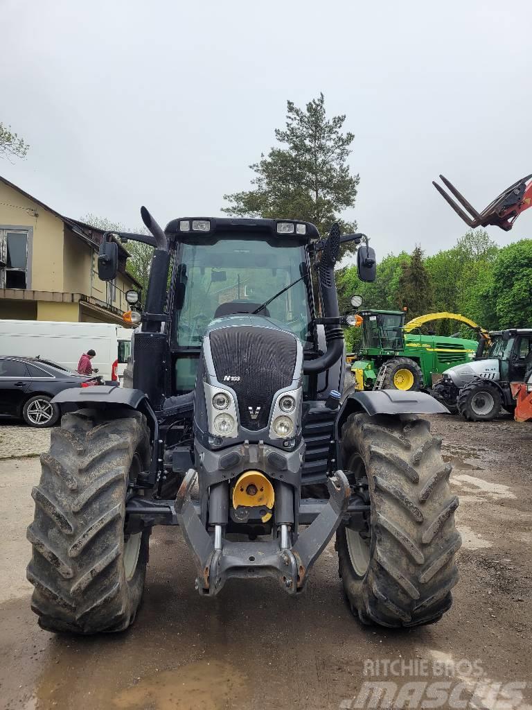 Valtra N 104 Tractores