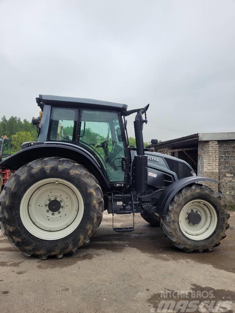 Valtra N 104 Tractores