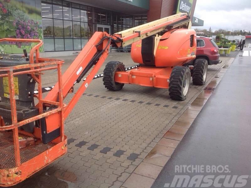 JLG 600 AJ Plataformas con brazo de elevación manual