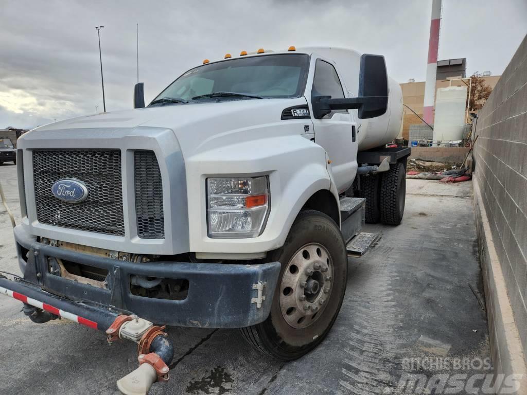 Ford F 650 Camiones cisterna