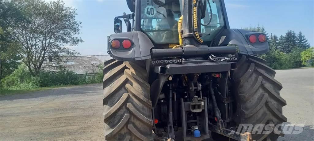 Valtra T130 Tractores