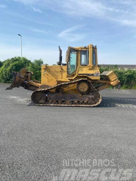 CAT D4H Buldozer sobre oruga