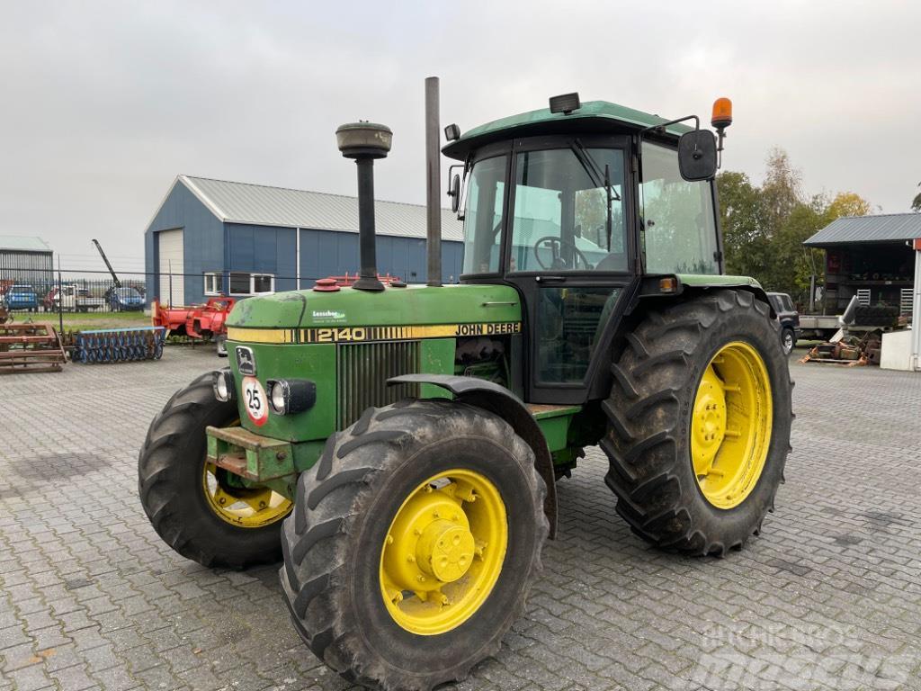 John Deere 2140 Tractores