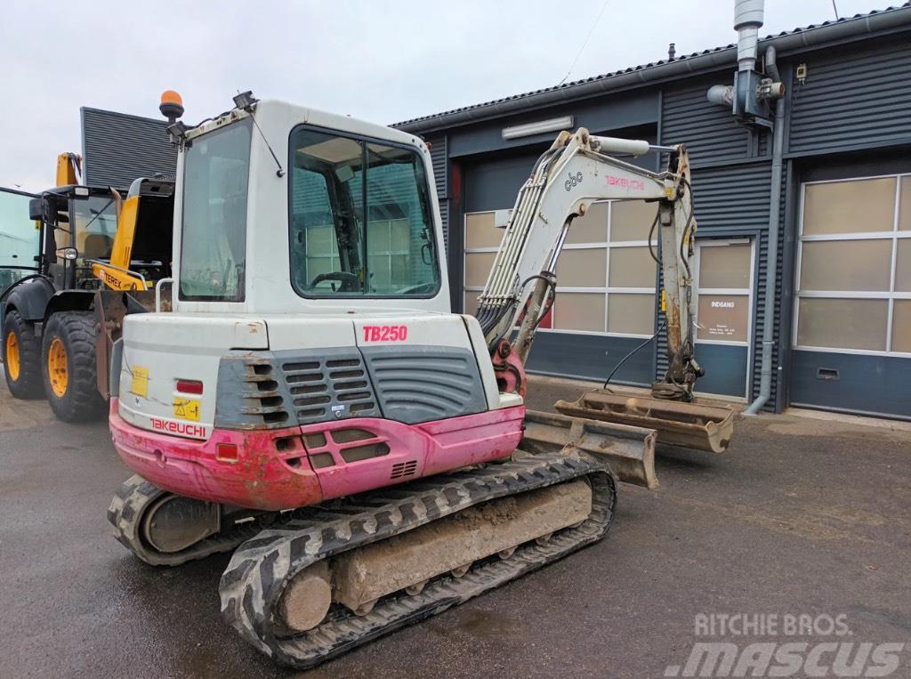 Takeuchi TB 250 Miniexcavadoras