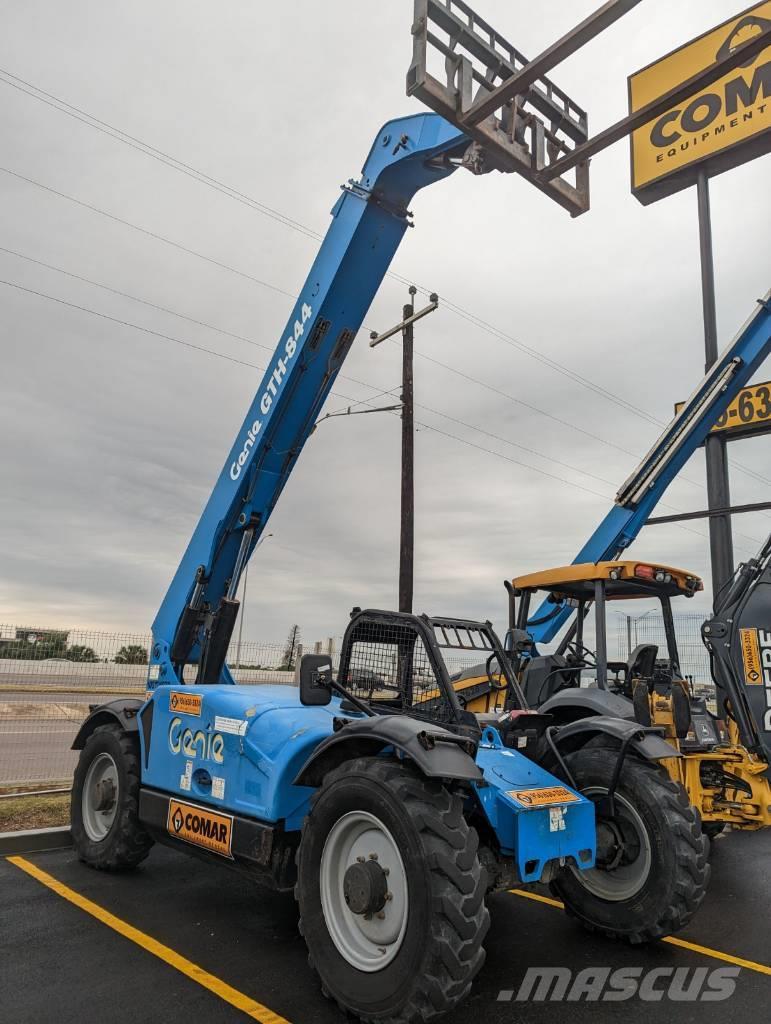 Genie GTH 844 Plataformas con brazo de elevación telescópico