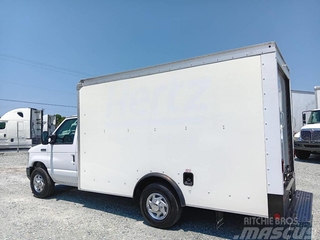 Ford E 350 Camiones con caja de remolque