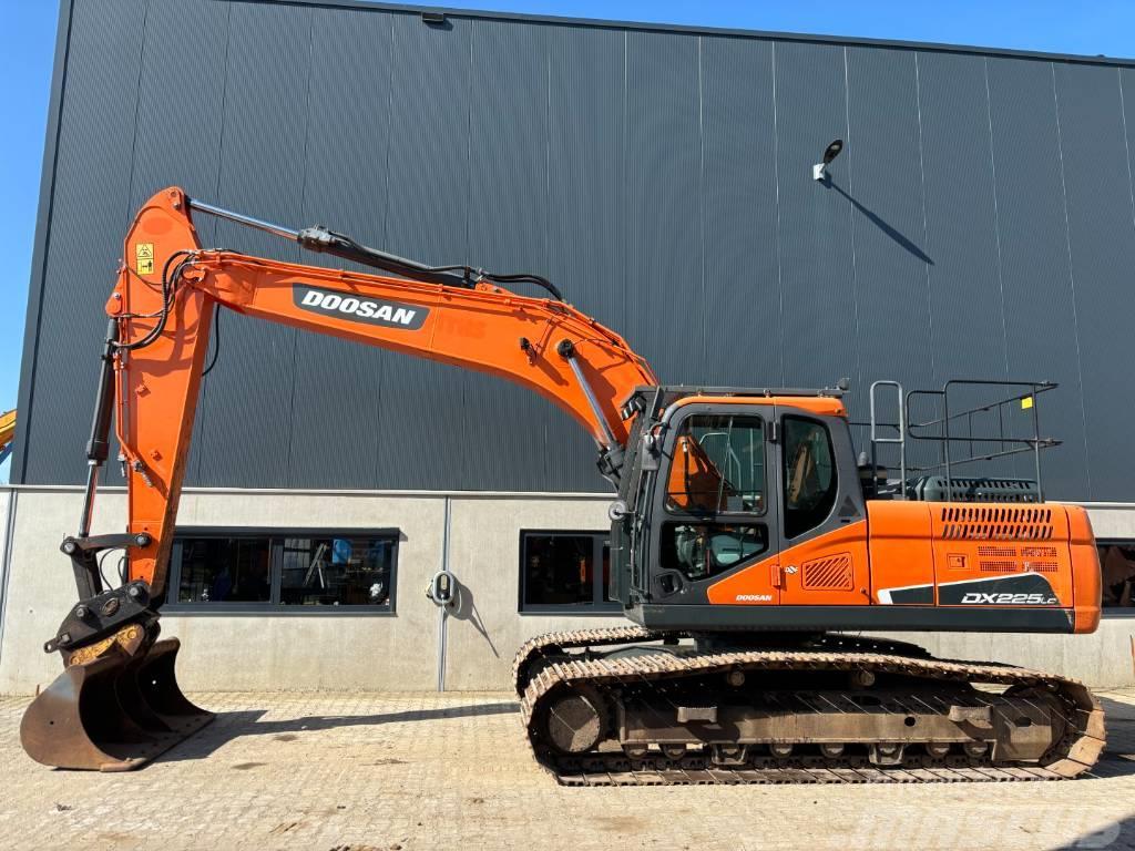 Doosan DX225LC-5 Excavadoras sobre orugas