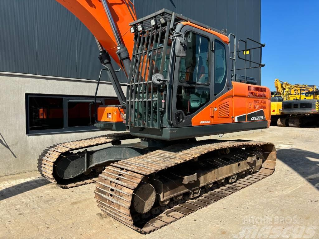 Doosan DX225LC-5 Excavadoras sobre orugas