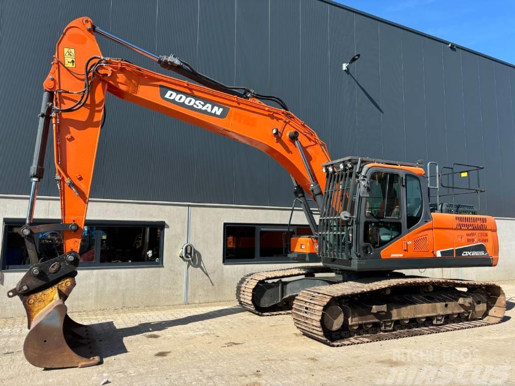 Doosan DX225LC-5 Excavadoras sobre orugas