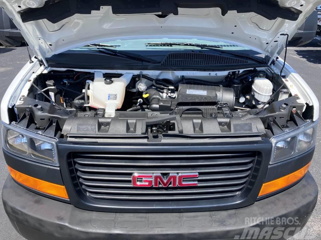 GMC G 3500 Camiones con caja de remolque