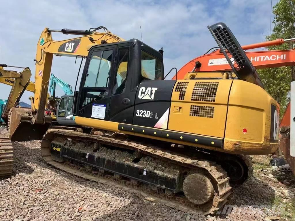 CAT 323 D Excavadoras sobre orugas