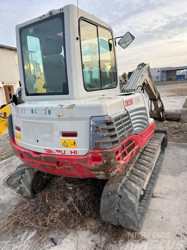 Takeuchi TB250 Miniexcavadoras