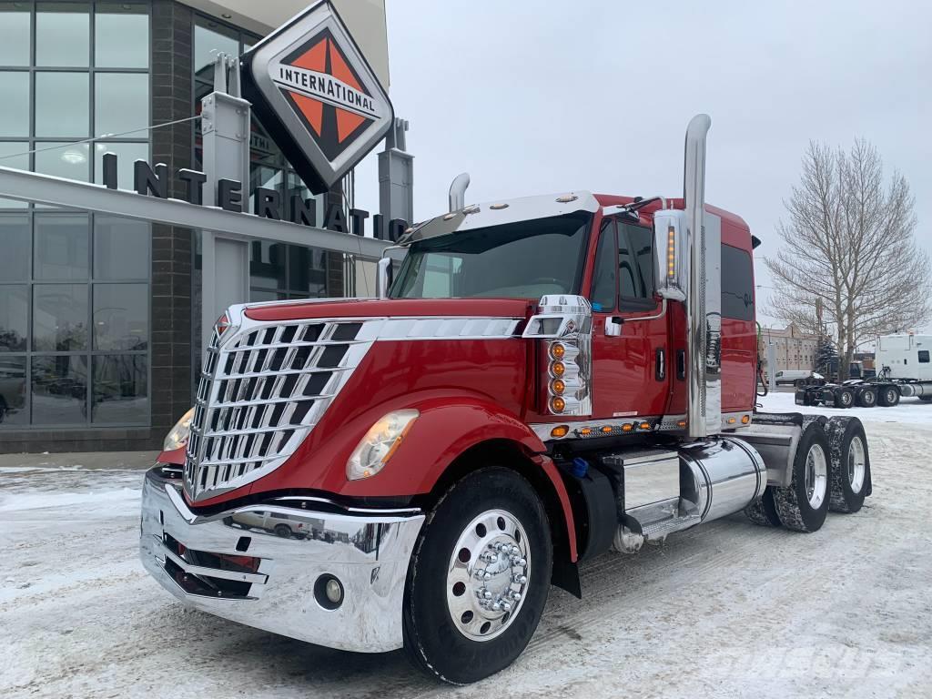 International LoneStar Camiones tractor