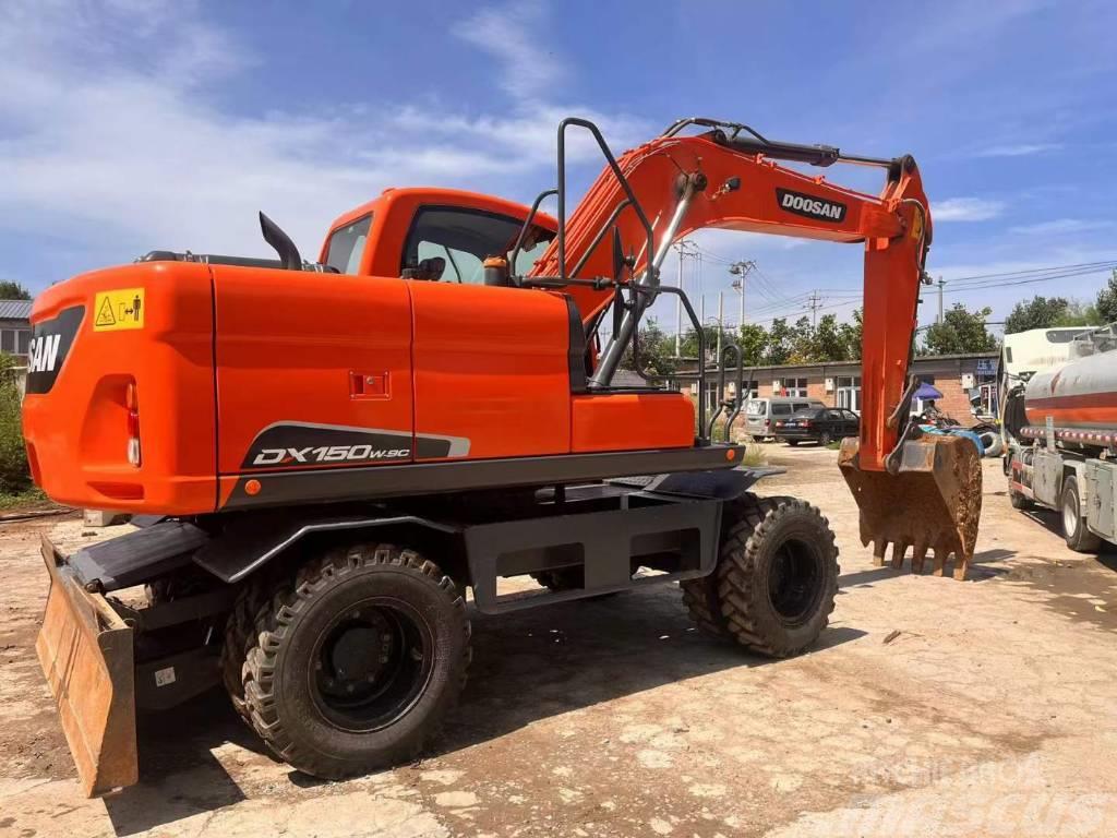 Doosan DH150W Excavadoras de ruedas