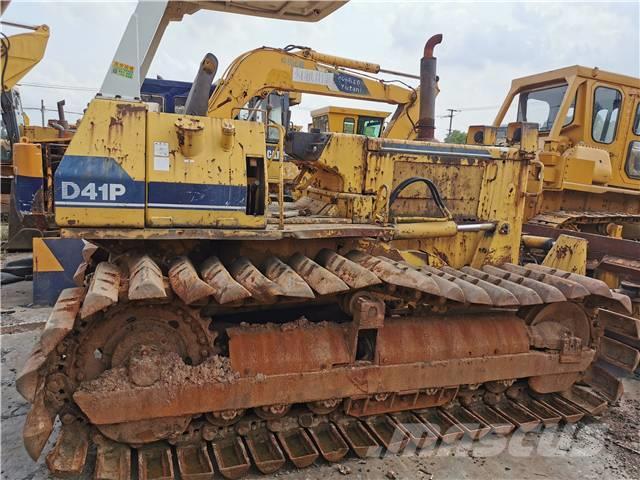 Komatsu D41P Buldozer sobre oruga