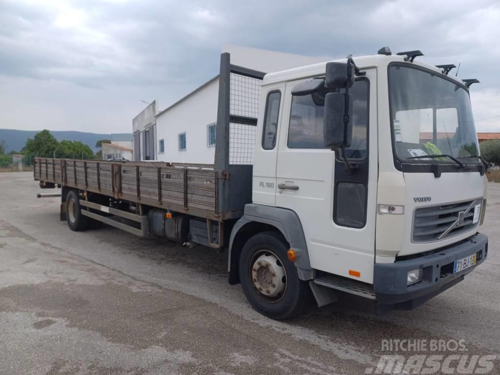 Volvo FL6 180 Camiones de cama baja