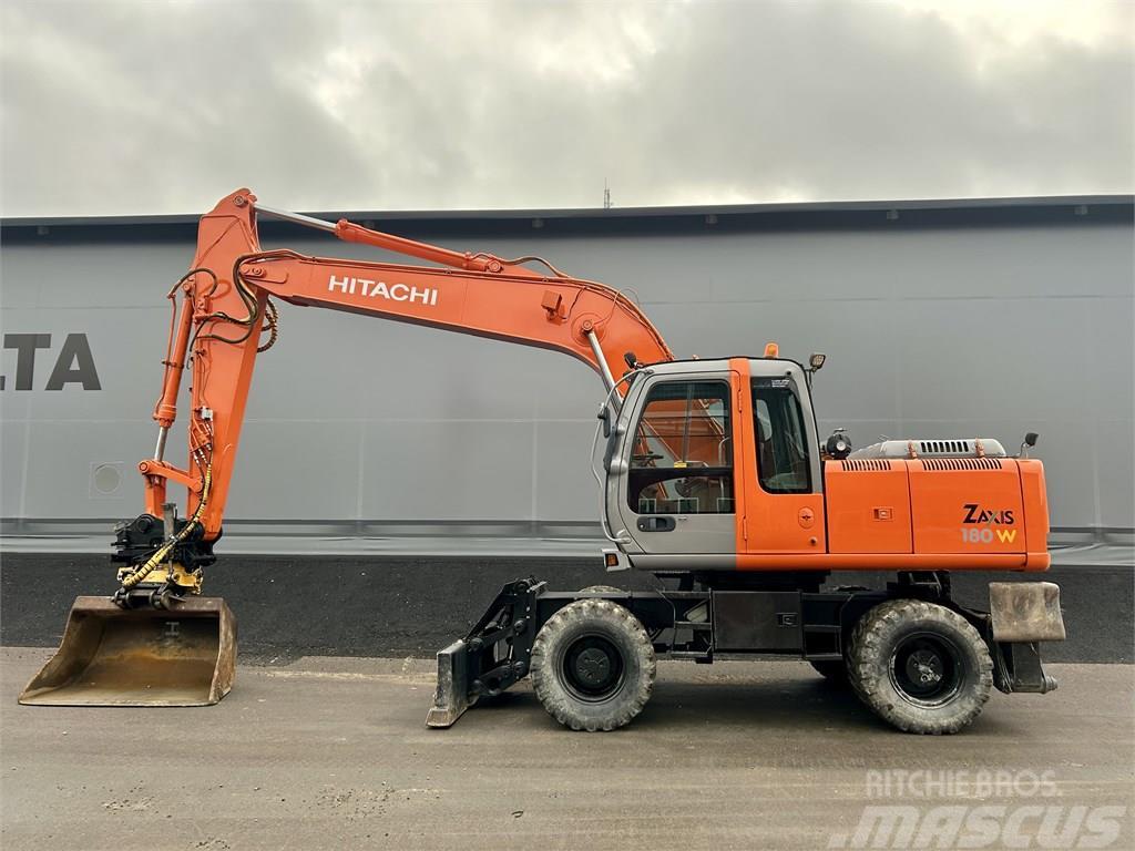 Hitachi ZX180W PYÖRITTÄJÄLLÄ Excavadoras de ruedas