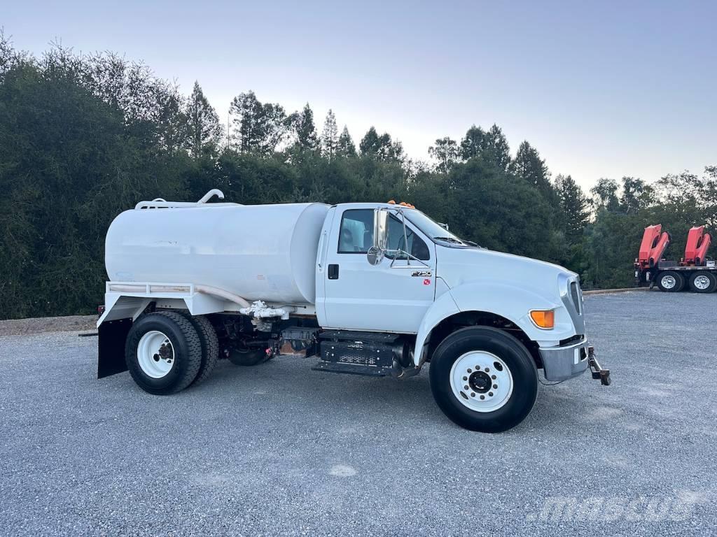 Ford F 750 Camiones cisterna