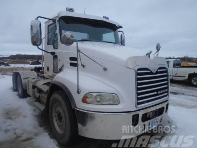 Mack CXU 613 Camiones tractor