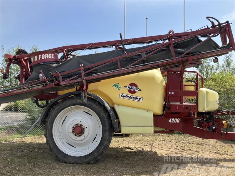 Hardi COMMANDER 4200L Pulverizadores arrastrados