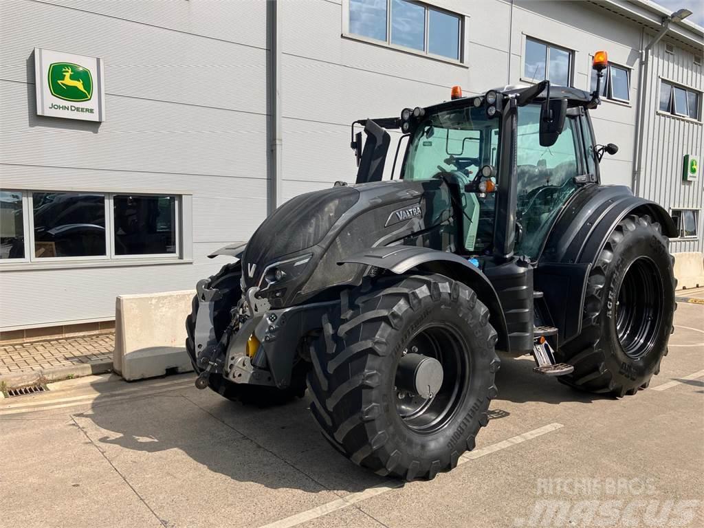 Valtra T234 Tractores