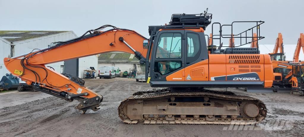 Doosan DX225LC-5 Excavadoras sobre orugas