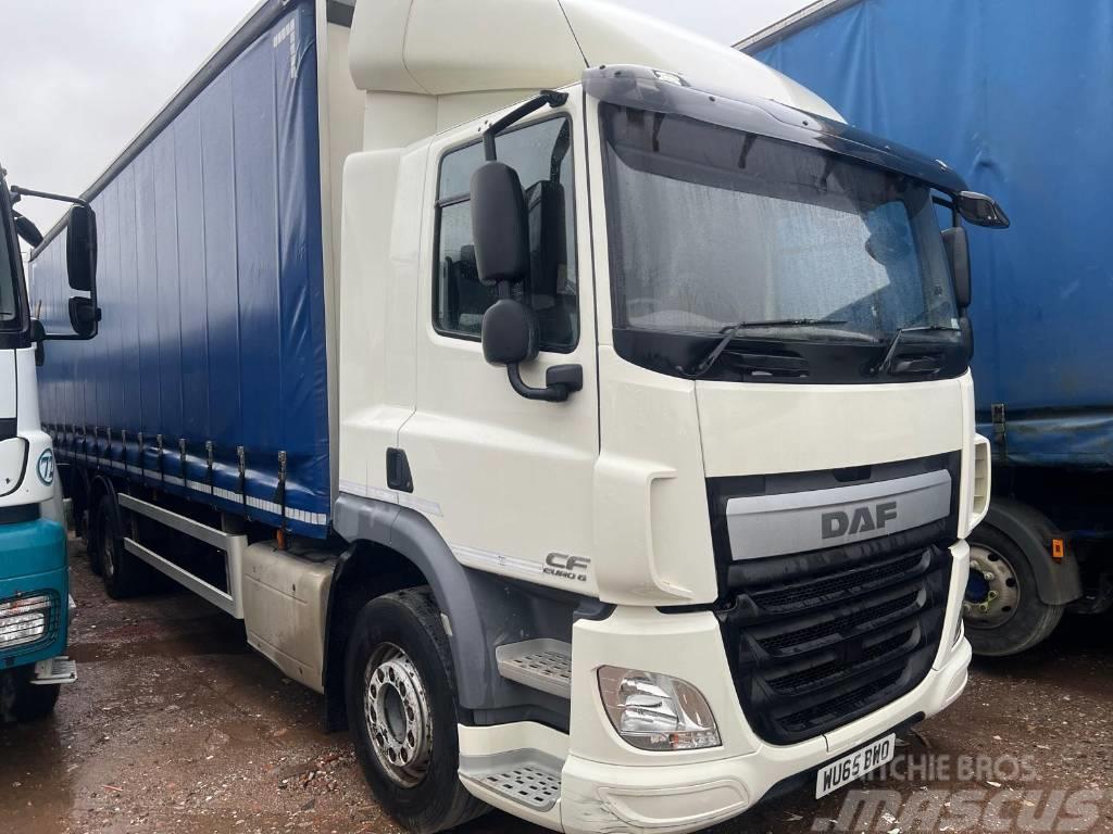 DAF CF 330 Camiones de caja de lona