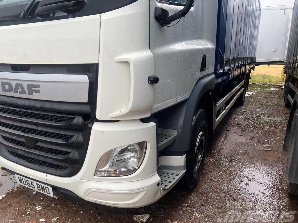 DAF CF 330 Camiones de caja de lona