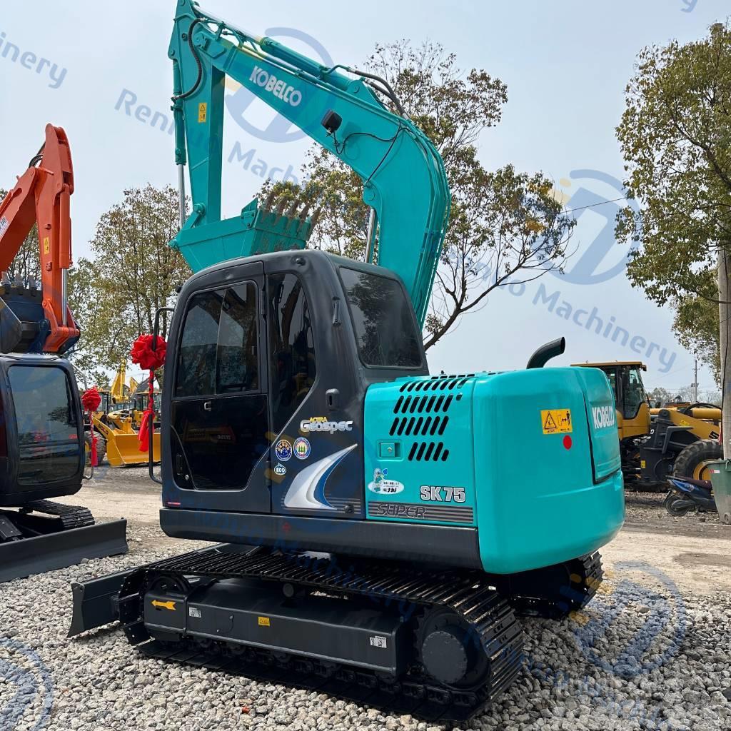 Kobelco SK75 Excavadoras sobre orugas