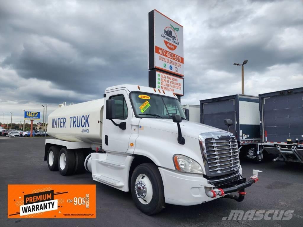 Freightliner Cascadia Camiones cisterna