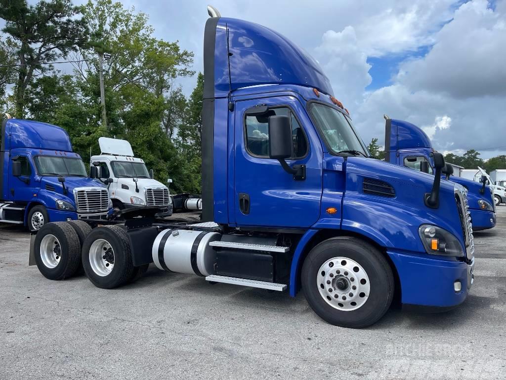 Freightliner Cascadia 113 Camiones tractor