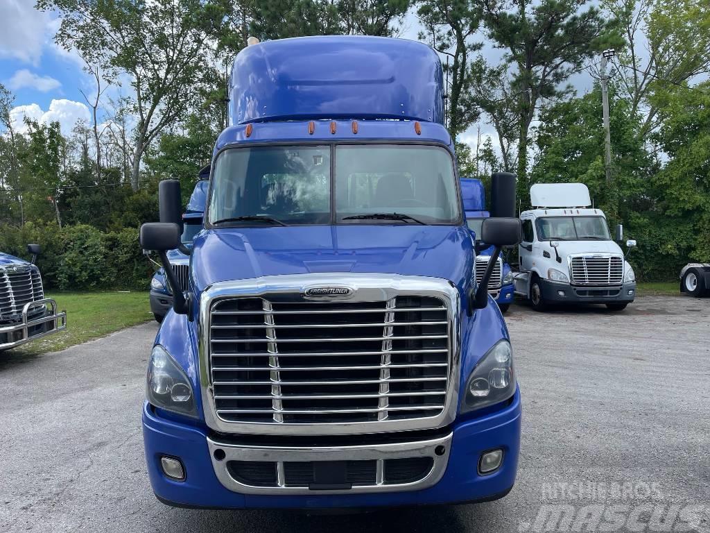 Freightliner Cascadia 113 Camiones tractor