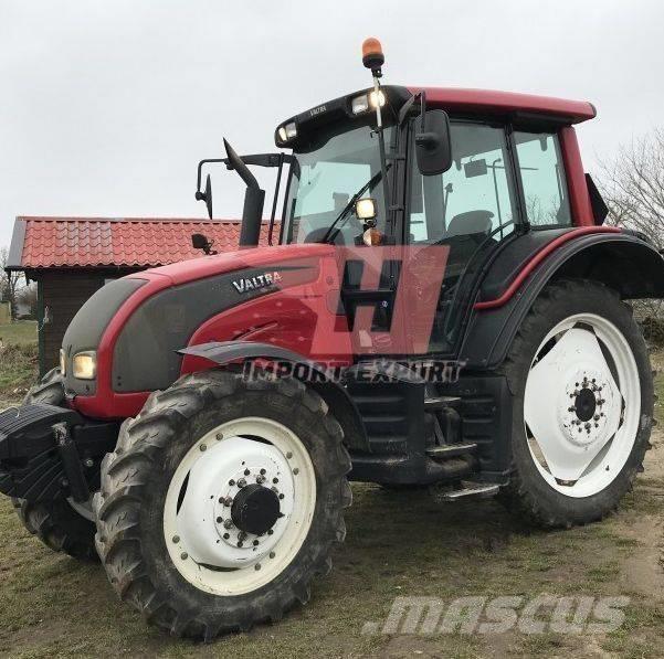 Valtra N 101 Tractores