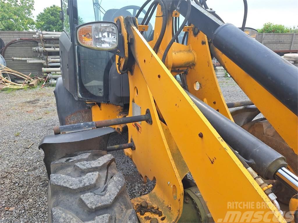 JCB 406 Otros