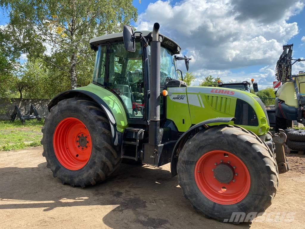 CLAAS Arion 640 Tractores