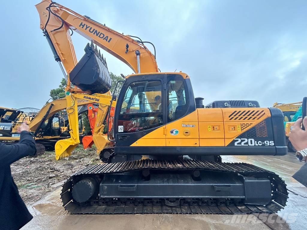 Hyundai 220LC-9S Excavadoras sobre orugas