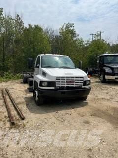 GMC 5500 Camiones con chasís y cabina