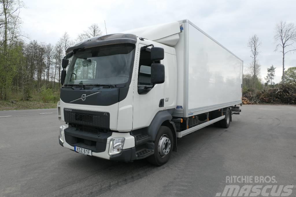 Volvo FL210 4x2 Camiones con caja de remolque