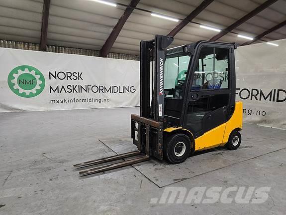 Jungheinrich DFG320 Camiones diesel