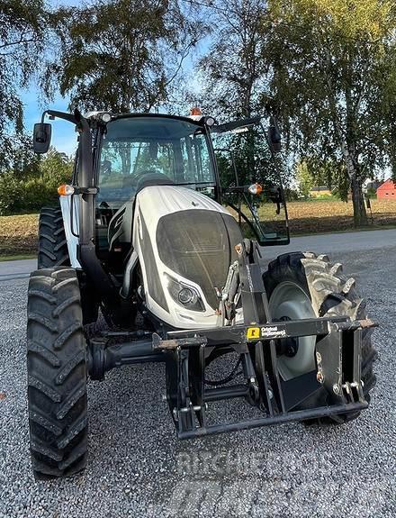 Valtra A114 Tractores