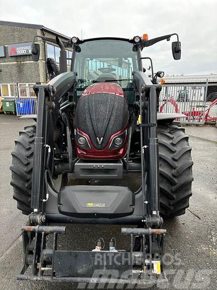 Valtra A114 Tractores