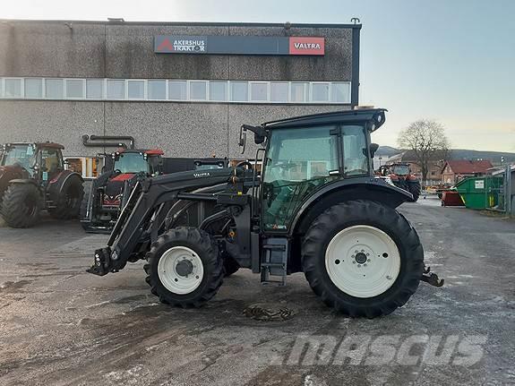 Valtra A114 Tractores