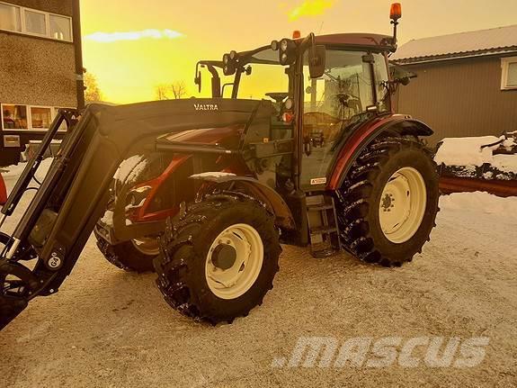 Valtra A115 Tractores