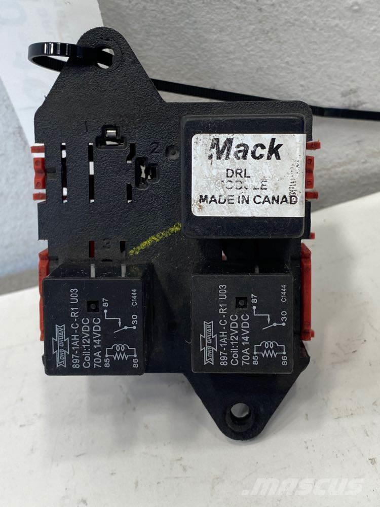 Mack GU Cabinas