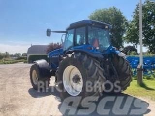 New Holland 8770 Tractores