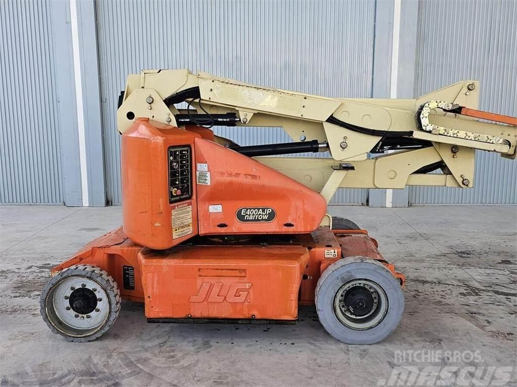 JLG E400AJPN Plataformas con brazo de elevación manual