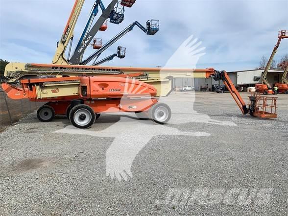 JLG 1250AJP Plataformas con brazo de elevación manual